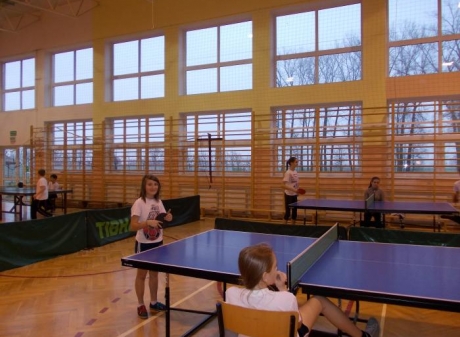 Powiększ obraz: Rozgrywki tenisa stołowego w naszej szkole