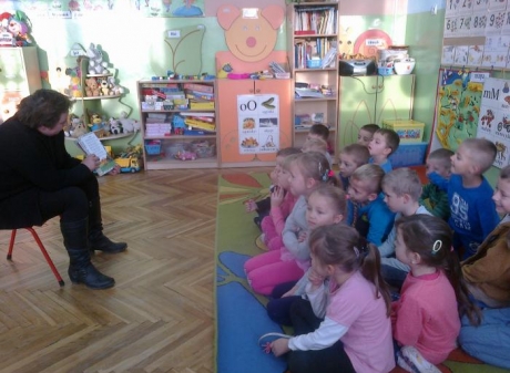 Powiększ obraz: Cała Polska czyta dzieciom w przedszkolu - październik 2017