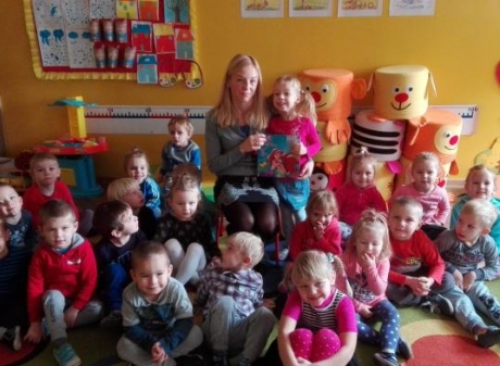 Powiększ obraz: Cała Polska czyta dzieciom w przedszkolu - listopad 2016